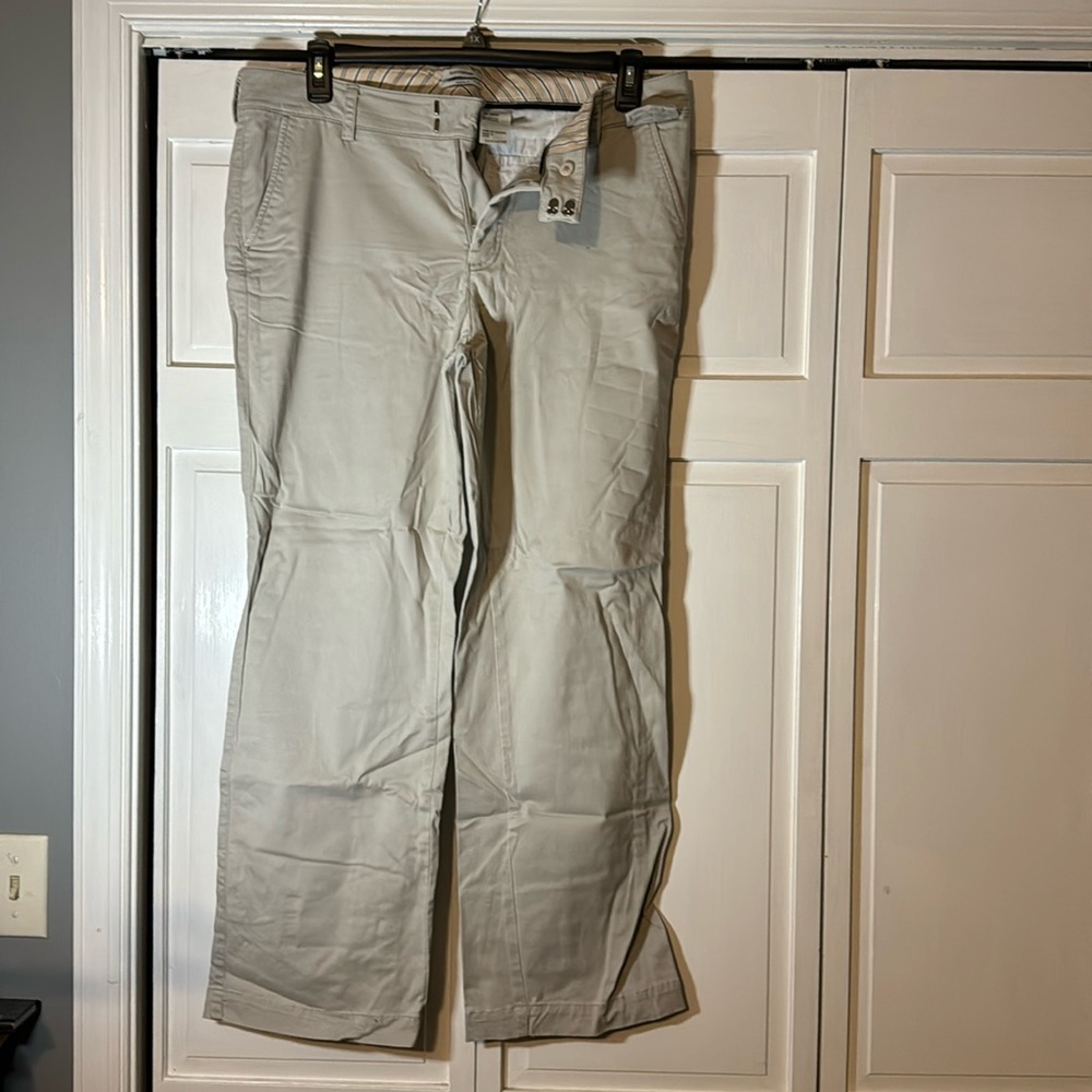 Women’s Docker’s khaki pants